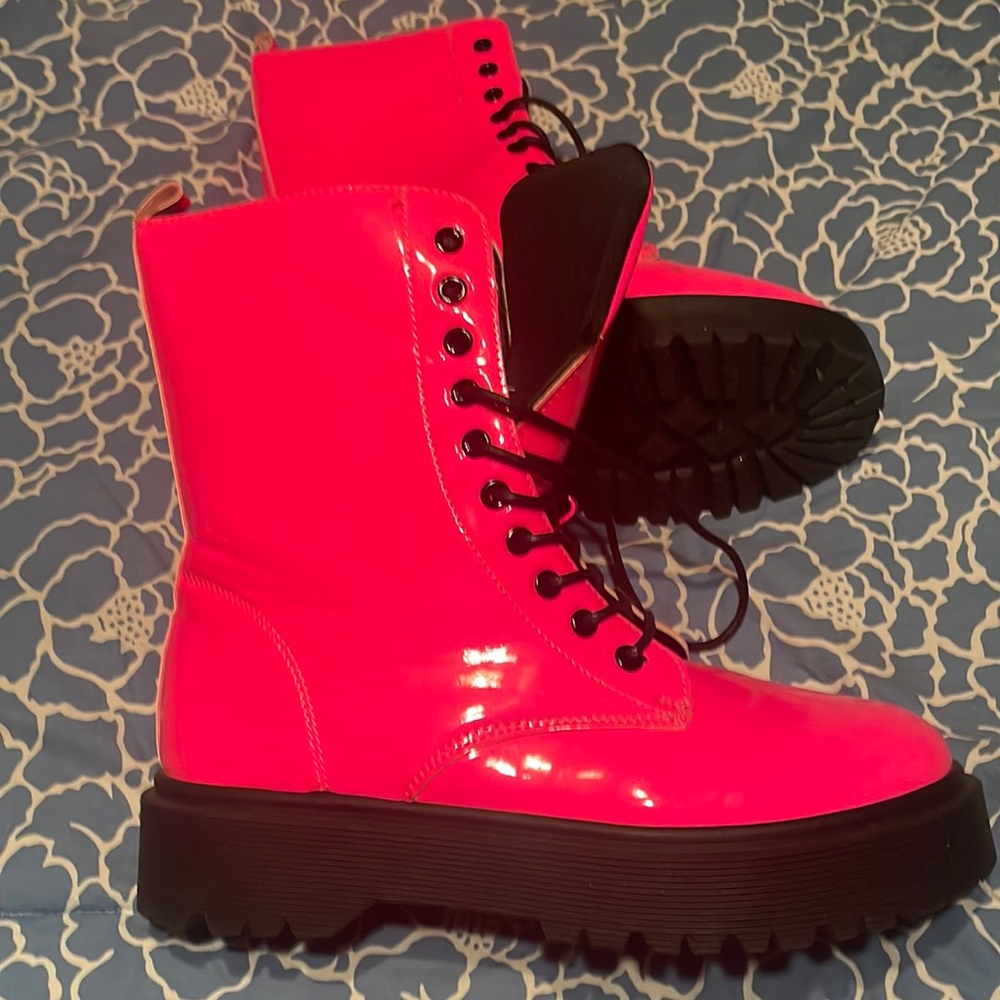 Wild diva hot pink boots